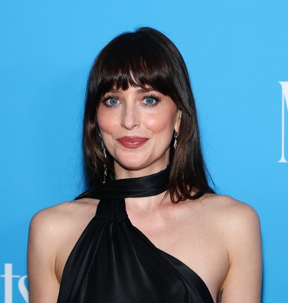 Dakota Johnson | &#x39C;&#x3B5; &#x3BC;&#x3B9;&#x3BA;&#x3C1;&#x3BF;&#x3C3;&#x3BA;&#x3BF;&#x3C0;&#x3B9;&#x3BA;&#x3CC; &#x3BC;&#x3C0;&#x3B9;&#x3BA;&#x3AF;&#x3BD;&#x3B9; &#x3C0;&#x3AC;&#x3BD;&#x3C9; &#x3C3;&#x3B5; &#x3C3;&#x3BA;&#x3AC;&#x3C6;&#x3BF;&#x3C2; &#x3BC;&#x3B5;&#x3C4;&#x3AC; &#x3C4;&#x3BF;&#x3BD; &#x3C7;&#x3C9;&#x3C1;&#x3B9;&#x3C3;&#x3BC;&#x3CC; &#x3C4;&#x3B7;&#x3C2; &#x3B1;&#x3C0;&#x3CC; &#x3C4;&#x3BF;&#x3BD; Chris Martin
