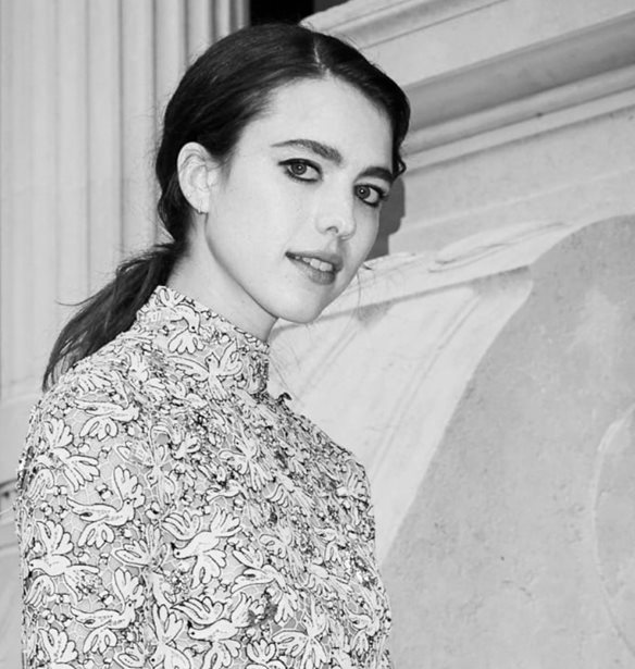 Margaret Qualley | &#x397; chic &#x3B5;&#x3BC;&#x3C6;&#x3AC;&#x3BD;&#x3B9;&#x3C3;&#x3B7; &#x3C4;&#x3B7;&#x3C2; &#x3C3;&#x3C4;&#x3BF; &#x3B4;&#x3B5;&#x3AF;&#x3C0;&#x3BD;&#x3BF; &#x3C4;&#x3B7;&#x3C2; Chanel