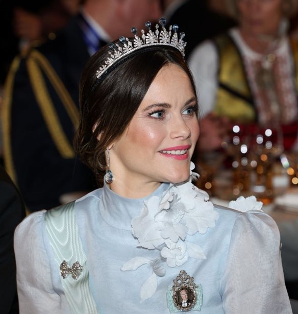 &#x39C;&#x3B5;&#x3C4;&#x3AC; &#x3C4;&#x3BF;&#x3BD; Andrew &#x3C4;&#x3B7;&#x3C2; &#x391;&#x3B3;&#x3B3;&#x3BB;&#x3AF;&#x3B1;&#x3C2; &#x3BA;&#x3B1;&#x3B9; &#x3B7; &#x3C0;&#x3C1;&#x3B9;&#x3B3;&#x3BA;&#x3AF;&#x3C0;&#x3B9;&#x3C3;&#x3C3;&#x3B1; Sofia &#x3B5;&#x3BC;&#x3C6;&#x3B1;&#x3BD;&#x3AF;&#x3B6;&#x3B5;&#x3C4;&#x3B1;&#x3B9; &#x3C3;&#x3C4;&#x3B1; &#x3AD;&#x3B3;&#x3B3;&#x3C1;&#x3B1;&#x3C6;&#x3B1; &#x3C4;&#x3BF;&#x3C5; Jeffrey Epstein