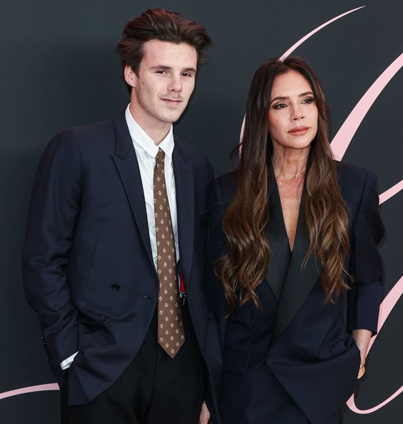 Victoria Beckham | &#x39F; &#x3C0;&#x3C1;&#x3BF;&#x3B2;&#x3BB;&#x3B7;&#x3BC;&#x3B1;&#x3C4;&#x3B9;&#x3C3;&#x3BC;&#x3CC;&#x3C2; &#x3B3;&#x3B9;&#x3B1; &#x3C4;&#x3B7; &#x3C3;&#x3C7;&#x3AD;&#x3C3;&#x3B7; &#x3C4;&#x3BF;&#x3C5; Cruz &#x3BC;&#x3B5; &#x3C4;&#x3B7;&#x3BD; &#x3BA;&#x3B1;&#x3C4;&#x3AC; 10 &#x3C7;&#x3C1;&#x3CC;&#x3BD;&#x3B9;&#x3B1; &#x3BC;&#x3B5;&#x3B3;&#x3B1;&#x3BB;&#x3CD;&#x3C4;&#x3B5;&#x3C1;&#x3AE; &#x3C4;&#x3BF;&#x3C5; Jackie Apostel