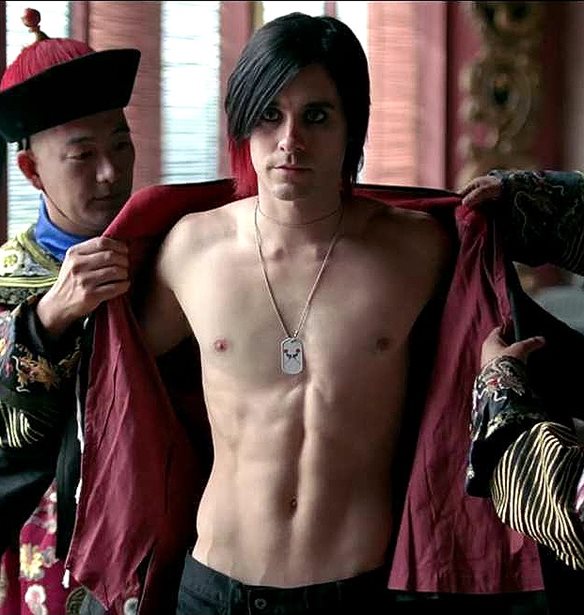 &#x39F; Jared Leto &#x3BC;&#x3C0;&#x3BB;&#x3B5;&#x3B3;&#x3BC;&#x3AD;&#x3BD;&#x3BF;&#x3C2; &#x3C3;&#x3C4;&#x3B1; &#x3B4;&#x3AF;&#x3C7;&#x3C4;&#x3C5;&#x3B1; &#x3C4;&#x3B7;&#x3C2; &#x3B9;&#x3B1;&#x3C0;&#x3C9;&#x3BD;&#x3B9;&#x3BA;&#x3AE;&#x3C2; &#x3BC;&#x3B1;&#x3C6;&#x3AF;&#x3B1;&#x3C2;