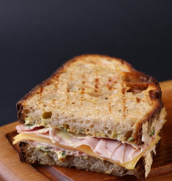 Πώς να φτιάξεις σπιτικό αλλαντικό κοτόπουλου μόνη σου