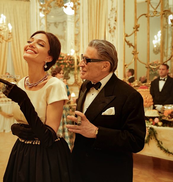 #theaftertaste | &#x397; &#x3C3;&#x3C5;&#x3BD;&#x3AC;&#x3BD;&#x3C4;&#x3B7;&#x3C3;&#x3B7; Angelina Jolie &#x3BA;&#x3B1;&#x3B9; &#x39C;&#x3B1;&#x3C1;&#x3AF;&#x3B1;&#x3C2; &#x39A;&#x3AC;&#x3BB;&#x3BB;&#x3B1;&#x3C2;, &#x3AD;&#x3BD;&#x3B1; &#x3C4;&#x3B1;&#x3BE;&#x3AF;&#x3B4;&#x3B9; &#x3C3;&#x3C4;&#x3B7;&#x3BD; &#x3BA;&#x3B1;&#x3C1;&#x3B4;&#x3B9;&#x3AC; &#x3C4;&#x3B7;&#x3C2; &#x399;&#x3C4;&#x3B1;&#x3BB;&#x3AF;&#x3B1;&#x3C2; &#x3BC;&#x3B5; &#x3B1;&#x3C6;&#x3B5;&#x3C4;&#x3B7;&#x3C1;&#x3AF;&#x3B1; &#x3C4;&#x3BF; &#x39A;&#x3BF;&#x3BB;&#x3C9;&#x3BD;&#x3AC;&#x3BA;&#x3B9; &#x3BA;&#x3B1;&#x3B9; let the festivities begin!