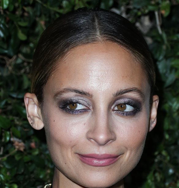 Nicole Richie: 5 &#x3C4;&#x3AD;&#x3BB;&#x3B5;&#x3B9;&#x3B1; streetstyle looks &#x3B1;&#x3C0;&#x3CC; &#x3C4;&#x3B7; &#x3B4;&#x3B9;&#x3AC;&#x3C3;&#x3B7;&#x3BC;&#x3B7; fashion designer