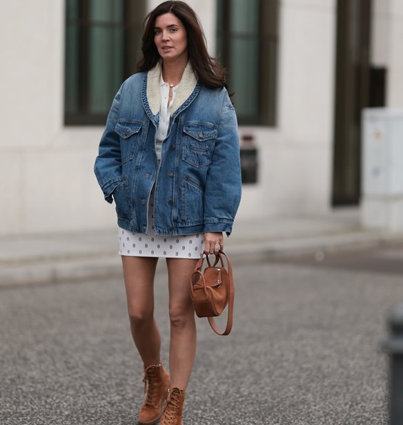 Το διαχρονικό denim jacket είναι σε έκπτωση στην Marks &amp; Spencer | Το απόλυτο must-have της άνοιξης