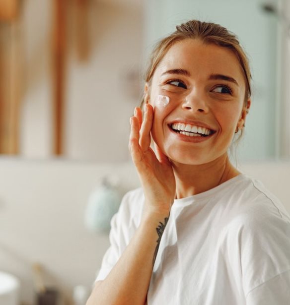 Το αντηλιακό essence που προστατεύει χωρίς να βαραίνει την επιδερμίδα