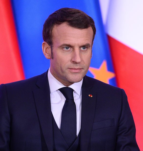 Emmanuel Macron | &#x3A4;&#x3BF; tweet &#x3C4;&#x3BF;&#x3C5; &#x3C3;&#x3C4;&#x3B1; &#x3B5;&#x3BB;&#x3BB;&#x3B7;&#x3BD;&#x3B9;&#x3BA;&#x3AC; &#x3B3;&#x3B9;&#x3B1; &#x3C4;&#x3B9;&#x3C2; &#x3C6;&#x3C9;&#x3C4;&#x3B9;&#x3AD;&#x3C2; &#x3C3;&#x3C4;&#x3B7; &#x3C7;&#x3CE;&#x3C1;&#x3B1; &#x3BC;&#x3B1;&#x3C2;