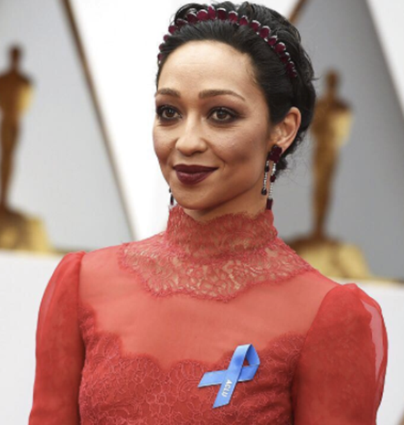 Oscars2017: &#x3A4;&#x3B9; &#x3C3;&#x3AE;&#x3BC;&#x3B1;&#x3B9;&#x3BD;&#x3B5; &#x3B7; &#x3B3;&#x3B1;&#x3BB;&#x3AC;&#x3B6;&#x3B9;&#x3B1; &#x3BA;&#x3BF;&#x3C1;&#x3B4;&#x3AD;&#x3BB;&#x3B1; &#x3C0;&#x3BF;&#x3C5; &#x3C6;&#x3BF;&#x3C1;&#x3BF;&#x3CD;&#x3C3;&#x3B1;&#x3BD; &#x3BF;&#x3B9; celebrities;