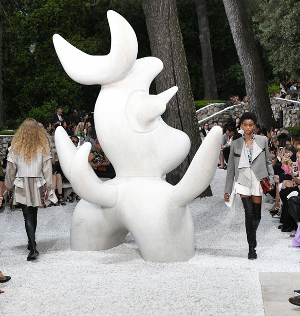 Louis Vuitton Cruise 2019: Μια ωδή στην εκκεντρικότητα από τον Nicolas Ghesquière