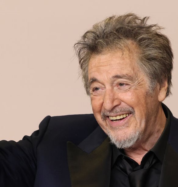 &#x3A0;&#x3B1;&#x3BD;&#x3C4;&#x3C1;&#x3B5;&#x3CD;&#x3C4;&#x3B7;&#x3BA;&#x3B5; o Al Pacino;