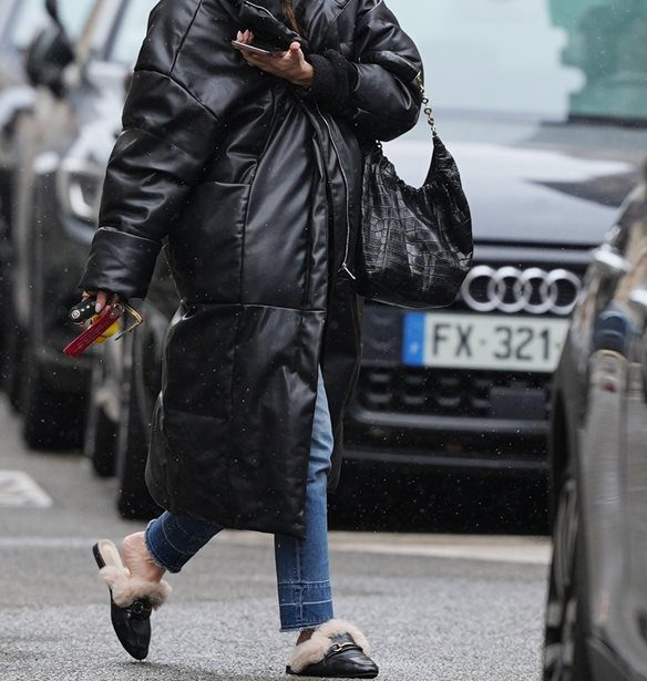 Τα flat δερμάτινα mules της Zara Home που θα λατρέψεις να φοράς