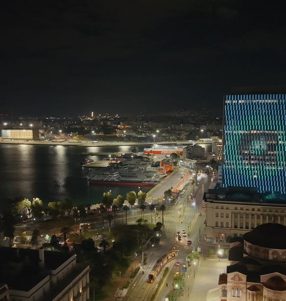 Ο Πύργος του Πειραιά στα χρώματα της Allwyn