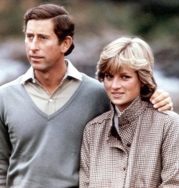 &#x39A;&#x3AC;&#x3C1;&#x3BF;&#x3BB;&#x3BF;&#x3C2; - &#x39D;&#x3C4;&#x3B1;&#x3CA;&#x3AC;&#x3BD;&#x3B1;: &#x397; &#x3C0;&#x3B1;&#x3C1;&#x3AC;&#x3BE;&#x3B5;&#x3BD;&#x3B7; &#x3BB;&#x3B5;&#x3C0;&#x3C4;&#x3BF;&#x3BC;&#x3AD;&#x3C1;&#x3B5;&#x3B9;&#x3B1; &#x3C3;&#x3C4;&#x3B9;&#x3C2; &#x3BA;&#x3BF;&#x3B9;&#x3BD;&#x3AD;&#x3C2; &#x3C6;&#x3C9;&#x3C4;&#x3BF;&#x3B3;&#x3C1;&#x3B1;&#x3C6;&#x3AF;&#x3B5;&#x3C2; &#x3C4;&#x3BF;&#x3C5;&#x3C2;