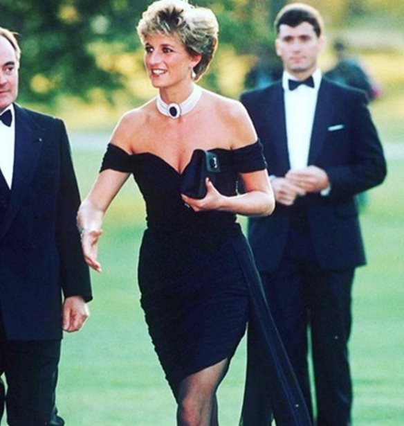 &quot;Diana: Designing for a Princess&quot; &#x39C;&#x3AF;&#x3B1; &#x3BD;&#x3AD;&#x3B1; &#x3AD;&#x3BA;&#x3B8;&#x3B5;&#x3C3;&#x3B7; &#x3B1;&#x3C6;&#x3B9;&#x3B5;&#x3C1;&#x3C9;&#x3BC;&#x3AD;&#x3BD;&#x3B7; &#x3C3;&#x3C4;&#x3B7;&#x3BD; &#x3C0;&#x3C1;&#x3B9;&#x3B3;&#x3BA;&#x3AF;&#x3C0;&#x3B9;&#x3C3;&#x3C3;&#x3B1; Diana