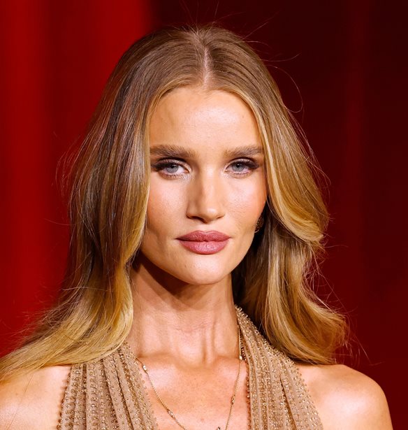 Αυτή είναι η πιο ρομαντική απόχρωση του ξανθού για το 2025