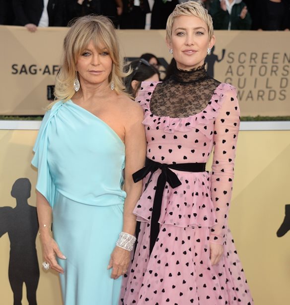 H Kate Hudson &#x3B5;&#x3CD;&#x3C7;&#x3B5;&#x3C4;&#x3B1;&#x3B9; &#x3C3;&#x3C4;&#x3B7; &#x3BC;&#x3B7;&#x3C4;&#x3AD;&#x3C1;&#x3B1; &#x3C4;&#x3B7;&#x3C2; Goldie Hawn &#x3B3;&#x3B9;&#x3B1; &#x3C4;&#x3B1; &#x3B3;&#x3B5;&#x3BD;&#x3AD;&#x3B8;&#x3BB;&#x3B9;&#x3AC; &#x3C4;&#x3B7;&#x3C2;