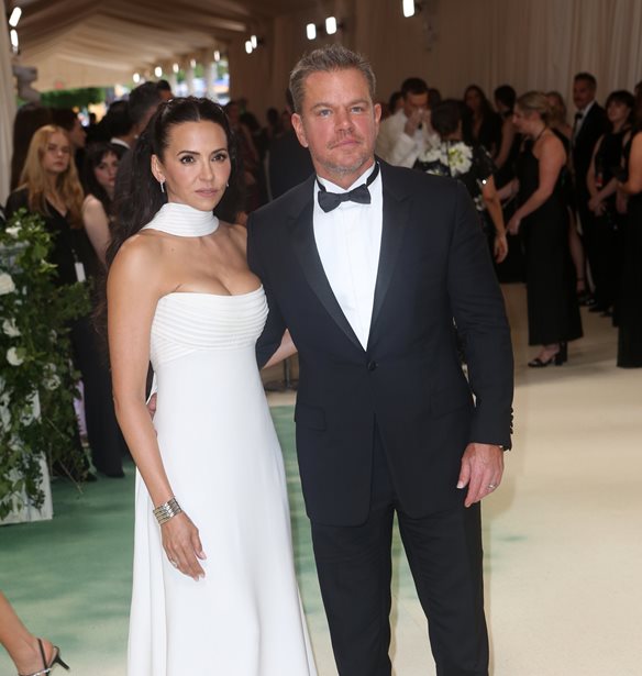 O Matt Damon (&#x3BA;&#x3B1;&#x3B9; &#x3C0;&#x3AC;&#x3BB;&#x3B9;!) &#x3C3;&#x3C4;&#x3B7; &#x39C;&#x3CD;&#x3BA;&#x3BF;&#x3BD;&#x3BF; &#x3B3;&#x3B9;&#x3B1; &#x3B4;&#x3B9;&#x3B1;&#x3BA;&#x3BF;&#x3C0;&#x3AD;&#x3C2; &#x3BC;&#x3B5; &#x3C4;&#x3B7; &#x3C3;&#x3CD;&#x3B6;&#x3C5;&#x3B3;&#x3CC; &#x3C4;&#x3BF;&#x3C5;- &#x3C6;&#x3C9;&#x3C4;&#x3BF;&#x3B3;&#x3C1;&#x3B1;&#x3C6;&#x3AF;&#x3B5;&#x3C2;