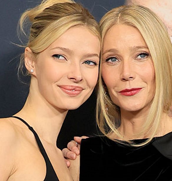 Gwyneth Paltrow &amp; Apple Martin | Eτοιμάζουν γιορτινό πρωινό στην κουζίνα με ασορτί looks