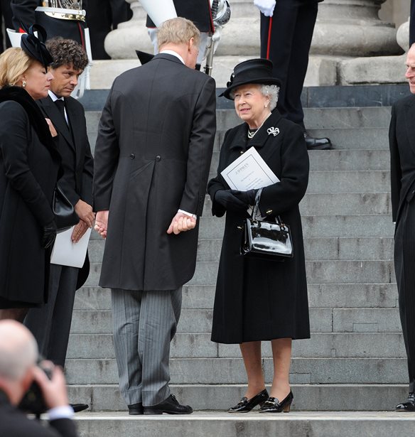 &#x3A4;&#x3BF; &#x3B2;&#x3B1;&#x3C3;&#x3B9;&#x3BB;&#x3B9;&#x3BA;&#x3CC; dress code &#x3C4;&#x3BF;&#x3C5; &#x3C0;&#x3AD;&#x3BD;&#x3B8;&#x3BF;&#x3C5;&#x3C2;