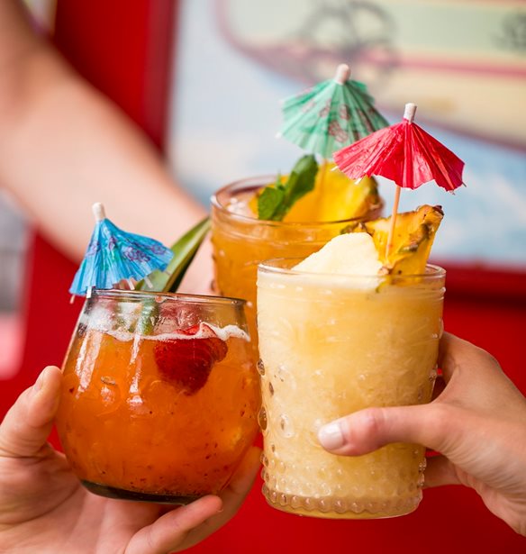 &#x392;&#x3C1;&#x3AE;&#x3BA;&#x3B1;&#x3BC;&#x3B5; &#x3C4;&#x3BF;&#x3BD; &#x3C0;&#x3B9;&#x3BF; &#x3B5;&#x3BE;&#x3C9;&#x3C4;&#x3B9;&#x3BA;&#x3CC; &#x3C0;&#x3C1;&#x3BF;&#x3BF;&#x3C1;&#x3B9;&#x3C3;&#x3BC;&#x3CC; &#x3B3;&#x3B9;&#x3B1; cocktails &#x3BA;&#x3B1;&#x3B9; &#x3C6;&#x3B1;&#x3B3;&#x3B7;&#x3C4;&#x3CC; &#x3BC;&#x3B5;&#x3C4;&#x3AC; &#x3C4;&#x3B7; &#x3B4;&#x3BF;&#x3C5;&#x3BB;&#x3B5;&#x3B9;&#x3AC;