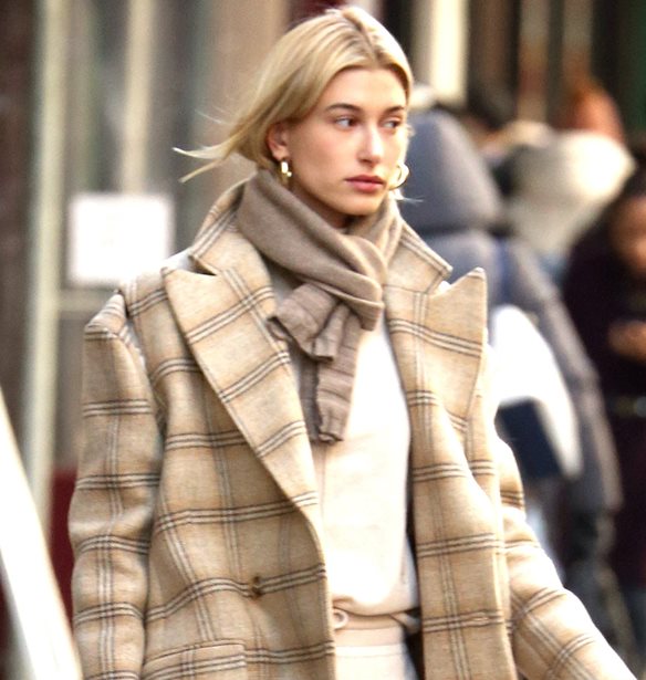 H Hailey Baldwin &#x3BC;&#x3B5; &#x3C4;&#x3BF; &#x3C0;&#x3B9;&#x3BF; hot &#x3BC;&#x3BF;&#x3C4;&#x3AF;&#x3B2;&#x3BF; &#x3BA;&#x3B1;&#x3B9; &#x3C7;&#x3C1;&#x3CE;&#x3BC;&#x3B1; &#x3C4;&#x3B7;&#x3C2; &#x3C3;&#x3B5;&#x3B6;&#x3CC;&#x3BD;