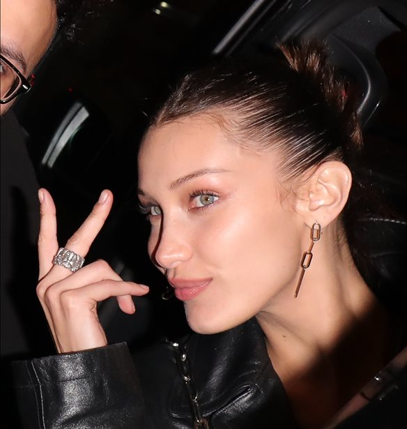 H Bella Hadid &#x3B5;&#x3C0;&#x3B1;&#x3BD;&#x3B1;&#x3C6;&#x3AD;&#x3C1;&#x3B5;&#x3B9; &#x3AD;&#x3BD;&#x3B1; hair trend &#x3B1;&#x3C0;&#x3CC; &#x3C4;&#x3BF; &#x3C0;&#x3B1;&#x3C1;&#x3B5;&#x3BB;&#x3B8;&#x3CC;&#x3BD;