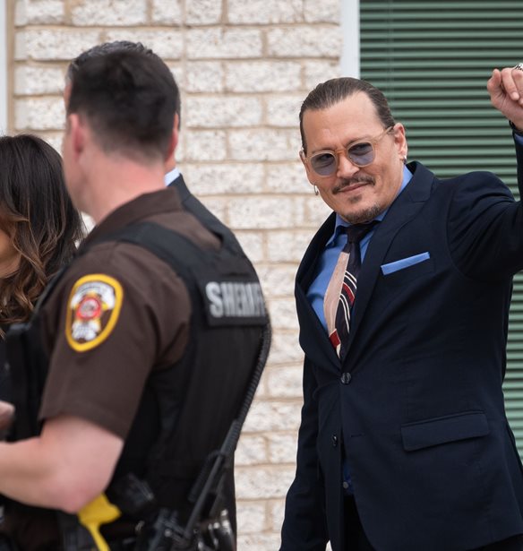 Johnny Depp | &#x398;&#x3B1; &#x3C7;&#x3B1;&#x3C1;&#x3AF;&#x3C3;&#x3B5;&#x3B9; &#x3C4;&#x3B7;&#x3BD; &#x3B1;&#x3C0;&#x3BF;&#x3B6;&#x3B7;&#x3BC;&#x3AF;&#x3C9;&#x3C3;&#x3B7; &#x3C3;&#x3C4;&#x3B7;&#x3BD; Amber Heard;