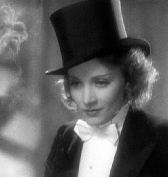 Marlene Dietrich: &#x388;&#x3BD;&#x3B1; &#x3B1;&#x3C0;&#x3CC; &#x3C4;&#x3B1; &#x3BC;&#x3B5;&#x3B3;&#x3B1;&#x3BB;&#x3CD;&#x3C4;&#x3B5;&#x3C1;&#x3B1; icons &#x3C4;&#x3BF;&#x3C5; 20&#x3BF;&#x3CD; &#x3B1;&#x3B9;&#x3CE;&#x3BD;&#x3B1;
