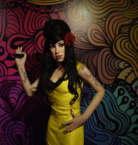 &quot;Amy Winehouse: 10 Years On&quot; | &#x397; &#x3B6;&#x3C9;&#x3AE; &#x3C4;&#x3B7;&#x3C2; &#x3C3;&#x3C4;&#x3B1;&#x3C1; &#x3BC;&#x3AD;&#x3C3;&#x3B1; &#x3B1;&#x3C0;&#x3CC; &#x3C4;&#x3B1; &#x3BC;&#x3AC;&#x3C4;&#x3B9;&#x3B1; &#x3C4;&#x3B7;&#x3C2; &#x3BC;&#x3B7;&#x3C4;&#x3AD;&#x3C1;&#x3B1;&#x3C2; &#x3C4;&#x3B7;&#x3C2;