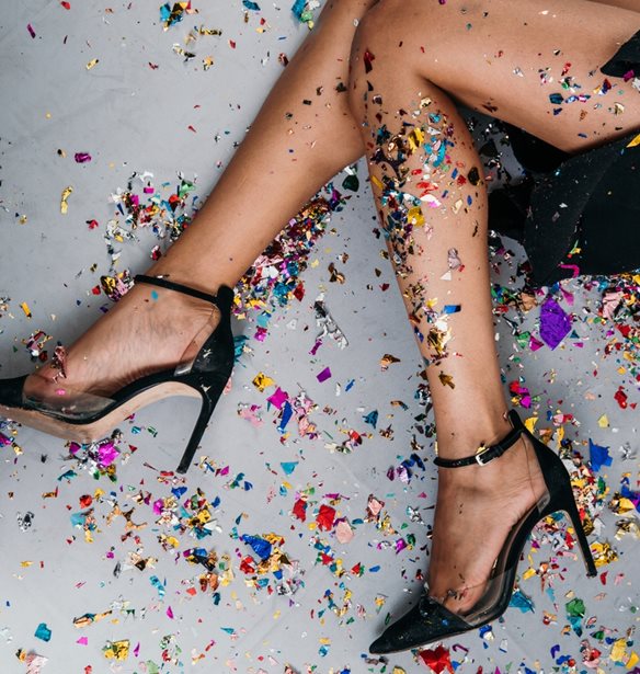 Ψηλοτάκουνα στις γιορτές | Πώς θα τα απολαύσεις με στιλ και άνεση