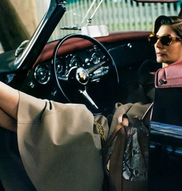 H Chiara Mastroianni &#x3C6;&#x3C9;&#x3C4;&#x3BF;&#x3B3;&#x3C1;&#x3B1;&#x3C6;&#x3AF;&#x3B6;&#x3B5;&#x3C4;&#x3B1;&#x3B9; &#x3B3;&#x3B9;&#x3B1; &#x3C4;&#x3B7; FW20 collection &#x3C4;&#x3B7;&#x3C2; Loewe