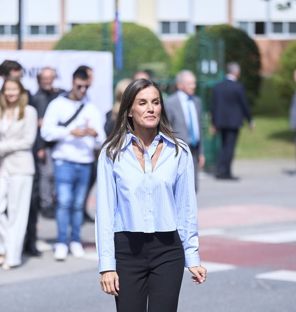&#x392;&#x3B1;&#x3C3;&#x3AF;&#x3BB;&#x3B9;&#x3C3;&#x3C3;&#x3B1; Letizia | &#x39C;&#x3B5; elegant &#x3BC;&#x3B1;&#x3CD;&#x3C1;&#x3BF; &#x3C6;&#x3CC;&#x3C1;&#x3B5;&#x3BC;&#x3B1; &#x3BC;&#x3B5; &#x3B1;&#x3C3;&#x3B7;&#x3BC;&#x3AD;&#x3BD;&#x3B9;&#x3B5;&#x3C2; &#x3BB;&#x3B5;&#x3C0;&#x3C4;&#x3BF;&#x3BC;&#x3AD;&#x3C1;&#x3B5;&#x3B9;&#x3B5;&#x3C2; &#x3C3;&#x3C4;&#x3BF; 73&#x3BF; Planeta Novel Prize Gala