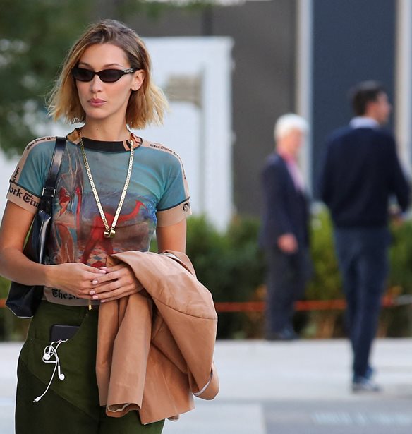 &#x397; Bella Hadid &#x3BA;&#x3BF;&#x3C5;&#x3C1;&#x3B5;&#x3CD;&#x3C4;&#x3B7;&#x3BA;&#x3B5; &#x3BC;&#x3CC;&#x3BD;&#x3B7; &#x3C4;&#x3B7;&#x3C2; &#x3BA;&#x3B1;&#x3B9; &#x3B9;&#x3B4;&#x3BF;&#x3CD; &#x3C4;&#x3BF; &#x3B1;&#x3C0;&#x3BF;&#x3C4;&#x3AD;&#x3BB;&#x3B5;&#x3C3;&#x3BC;&#x3B1;