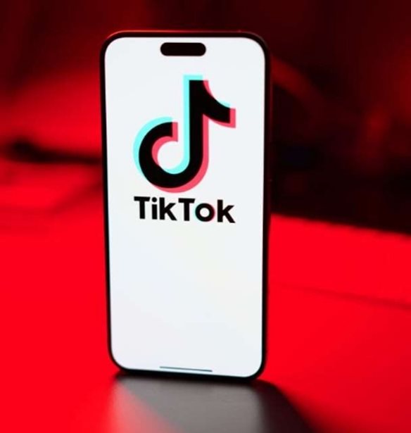 &#x3A4;&#x3B1; &#x3C3;&#x3B5;&#x3BD;&#x3AC;&#x3C1;&#x3B9;&#x3B1; &#x3B5;&#x3BE;&#x3B1;&#x3B3;&#x3BF;&#x3C1;&#x3AC;&#x3C2; &#x3C4;&#x3BF;&#x3C5; TikTok &#x3B1;&#x3C0;&#x3CC; &#x3C4;&#x3BF;&#x3BD; Elon Musk