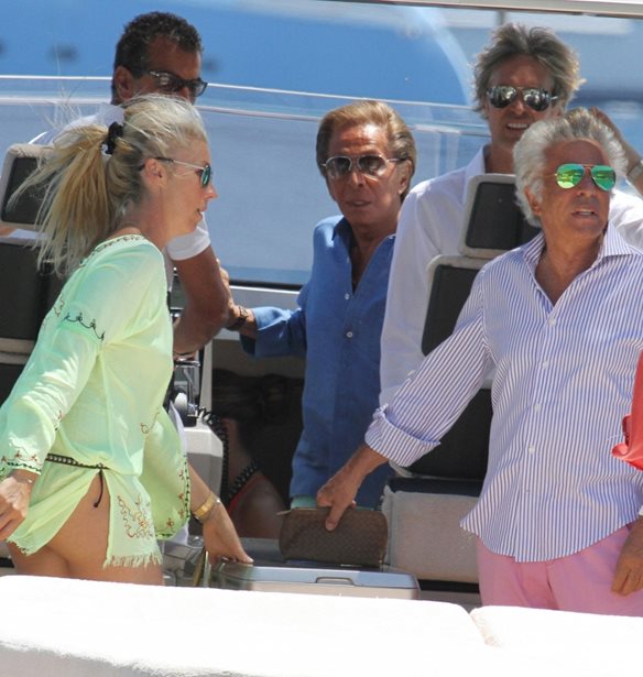 Valentino | Οι διακοπές σε ελληνικό νησί με τον έρωτα της ζωής του Giancarlo Giammetti