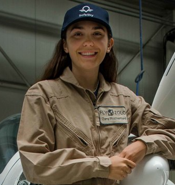 &#x3A3;&#x3C5;&#x3BD;&#x3AD;&#x3BD;&#x3C4;&#x3B5;&#x3C5;&#x3BE;&#x3B7; &#x3BC;&#x3B5; &#x3C4;&#x3B7; &#x3BD;&#x3B5;&#x3CC;&#x3C4;&#x3B5;&#x3C1;&#x3B7; &#x3B3;&#x3C5;&#x3BD;&#x3B1;&#x3AF;&#x3BA;&#x3B1; &#x3C0;&#x3B9;&#x3BB;&#x3CC;&#x3C4;&#x3BF; &#x3C3;&#x3C4;&#x3B7;&#x3BD; &#x3B9;&#x3C3;&#x3C4;&#x3BF;&#x3C1;&#x3AF;&#x3B1; &#x3C0;&#x3BF;&#x3C5; &#x3C4;&#x3B1;&#x3BE;&#x3AF;&#x3B4;&#x3B5;&#x3C8;&#x3B5; &#x3BC;&#x3CC;&#x3BD;&#x3B7; &#x3C4;&#x3B7;&#x3C2; &#x3C4;&#x3BF;&#x3BD; &#x3BA;&#x3CC;&#x3C3;&#x3BC;&#x3BF; &#x3C3;&#x3C4;&#x3B1; 19