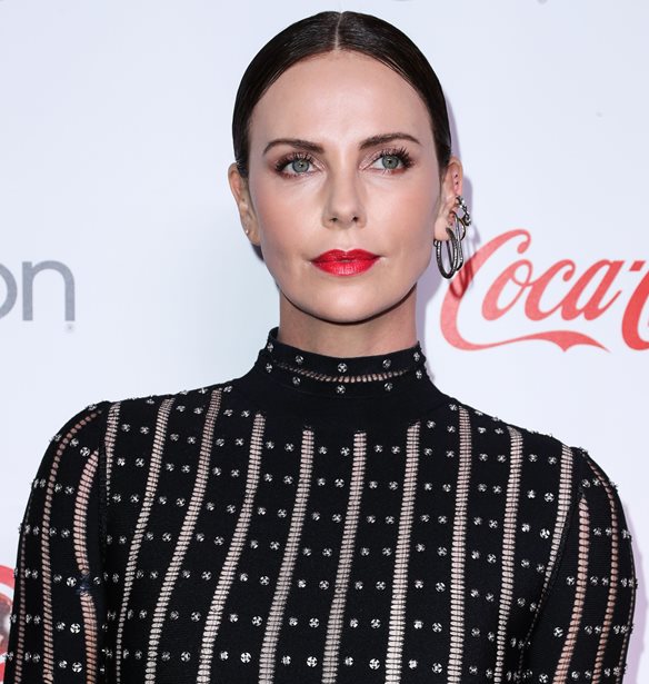 &#x3A0;&#x3BF;&#x3CD; &#x3B5;&#x3BD;&#x3C4;&#x3CC;&#x3C0;&#x3B9;&#x3C3;&#x3B5; &#x3BF; &#x3C6;&#x3C9;&#x3C4;&#x3BF;&#x3B3;&#x3C1;&#x3B1;&#x3C6;&#x3B9;&#x3BA;&#x3CC;&#x3C2; &#x3C6;&#x3B1;&#x3BA;&#x3CC;&#x3C2; &#x3C4;&#x3B7;&#x3BD; Charlize Theron;