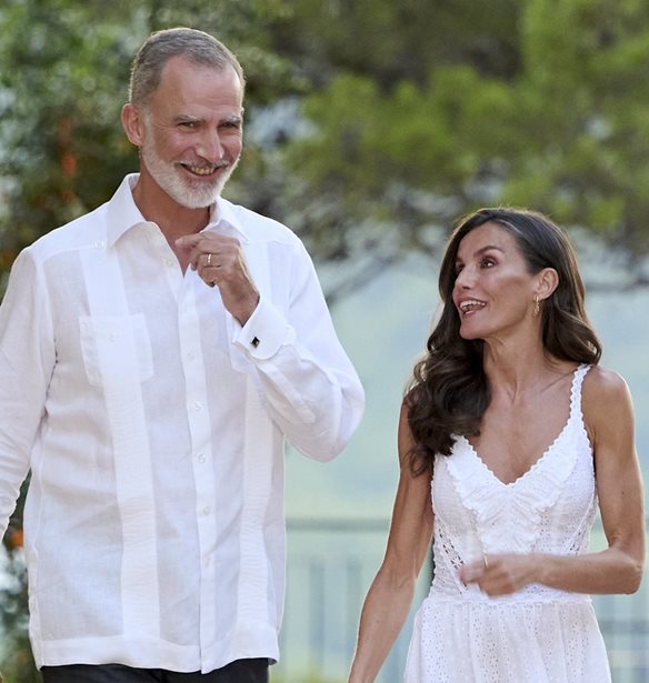 &#x393;&#x3B9;&#x3B1;&#x3C4;&#x3AF; &#x3B7; &#x3B2;&#x3B1;&#x3C3;&#x3AF;&#x3BB;&#x3B9;&#x3C3;&#x3C3;&#x3B1; Letizia &#x3B4;&#x3B5;&#x3BD; &#x3B4;&#x3B9;&#x3AD;&#x3BA;&#x3BF;&#x3C8;&#x3B5; &#x3C4;&#x3B9;&#x3C2; &#x3BA;&#x3B1;&#x3BB;&#x3BF;&#x3BA;&#x3B1;&#x3B9;&#x3C1;&#x3B9;&#x3BD;&#x3AD;&#x3C2; &#x3C4;&#x3B7;&#x3C2; &#x3B4;&#x3B9;&#x3B1;&#x3BA;&#x3BF;&#x3C0;&#x3AD;&#x3C2; &#x3C3;&#x3C4;&#x3B7;&#x3BD; &#x395;&#x3BB;&#x3BB;&#x3AC;&#x3B4;&#x3B1;;
