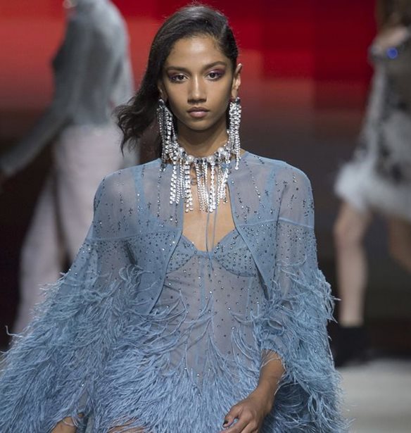 5 fashion trends από τα '00s που είδαμε στα φετινά catwalks