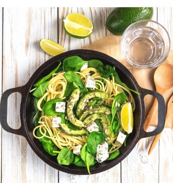 &#x39D;oodles &#x3AD;&#x3C6;&#x3C4;&#x3B9;&#x3B1;&#x3BE;&#x3B5;&#x3C2;; &#x394;&#x3BF;&#x3BA;&#x3AF;&#x3BC;&#x3B1;&#x3C3;&#x3B5; &#x3C4;&#x3B7; vegan &#x3C3;&#x3B1;&#x3BB;&#x3AC;&#x3C4;&#x3B1; &#x3BC;&#x3B5; &quot;&#x3B6;&#x3C5;&#x3BC;&#x3B1;&#x3C1;&#x3B9;&#x3BA;&#x3AC;&quot; &#x3B1;&#x3C0;&#x3CC; &#x3BB;&#x3B1;&#x3C7;&#x3B1;&#x3BD;&#x3B9;&#x3BA;&#x3AC;