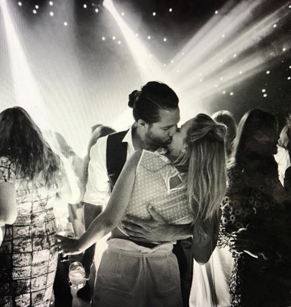 Margot Robbie | &#x391;&#x3BD;&#x3AD;&#x3B2;&#x3B1;&#x3C3;&#x3B5; &#x3C6;&#x3C9;&#x3C4;&#x3BF;&#x3B3;&#x3C1;&#x3B1;&#x3C6;&#x3AF;&#x3B1; &#x3BC;&#x3B5; &#x3C4;&#x3BF;&#x3BD; &#x3C3;&#x3CD;&#x3B6;&#x3C5;&#x3B3;&#x3CC; &#x3C4;&#x3B7;&#x3C2;!