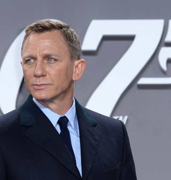 James Bond | &#x3A0;&#x3BF;&#x3B9;&#x3BF;&#x3C2; &#x3B8;&#x3B1; &#x3B4;&#x3B9;&#x3B1;&#x3B4;&#x3B5;&#x3C7;&#x3C4;&#x3B5;&#x3AF; &#x3C4;&#x3BF;&#x3BD; Daniel Craig