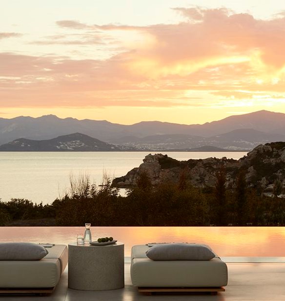 #Tidbits *: &#x388;&#x3BD;&#x3B1; &#x3BD;&#x3AD;&#x3BF; luxury hotel &#x3C3;&#x3C4;&#x3B7;&#x3BD; &#x3A0;&#x3AC;&#x3C1;&#x3BF;