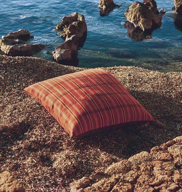 Zara Home x Collagerie | &#x3A4;&#x3BF; &quot;&#x39A;&#x3BF;&#x3B9;&#x3BD;&#x3CC; &#x39D;&#x3AE;&#x3BC;&#x3B1;&quot; &#x3C0;&#x3BF;&#x3C5; &#x3B5;&#x3BD;&#x3CE;&#x3BD;&#x3B5;&#x3B9; &#x3B4;&#x3CD;&#x3BF; &#x3B4;&#x3B7;&#x3BC;&#x3B9;&#x3BF;&#x3C5;&#x3C1;&#x3B3;&#x3B9;&#x3BA;&#x3BF;&#x3CD;&#x3C2; &#x3BA;&#x3CC;&#x3C3;&#x3BC;&#x3BF;&#x3C5;&#x3C2;