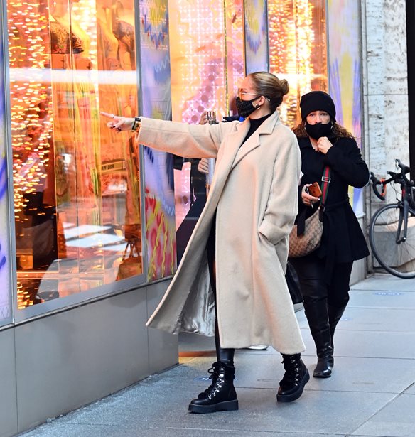 Back to basics | &#x397; Jennifer Lopez &#x3C3;&#x3C4;&#x3BF;&#x3C5;&#x3C2; &#x3B4;&#x3C1;&#x3CC;&#x3BC;&#x3BF;&#x3C5;&#x3C2; &#x3C4;&#x3B7;&#x3C2; &#x39D;&#x3AD;&#x3B1;&#x3C2; &#x3A5;&#x3CC;&#x3C1;&#x3BA;&#x3B7;&#x3C2; &#x3BC;&#x3B5; &#x3B4;&#x3B9;&#x3B1;&#x3C7;&#x3C1;&#x3BF;&#x3BD;&#x3B9;&#x3BA;&#x3AC; &#x3BA;&#x3BF;&#x3BC;&#x3BC;&#x3AC;&#x3C4;&#x3B9;&#x3B1; &#x3C0;&#x3BF;&#x3C5; &#x3B8;&#x3B1; &#x3B1;&#x3BD;&#x3B1;&#x3BD;&#x3B5;&#x3CE;&#x3C3;&#x3BF;&#x3C5;&#x3BD; &#x3C4;&#x3B7;&#x3BD; &#x3B3;&#x3BA;&#x3B1;&#x3C1;&#x3BD;&#x3C4;&#x3B1;&#x3C1;&#x3CC;&#x3BC;&#x3C0;&#x3B1; &#x3C3;&#x3BF;&#x3C5;