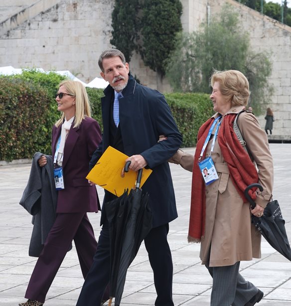 &#x39F; &#x3A0;&#x3B1;&#x3CD;&#x3BB;&#x3BF;&#x3C2; &#x39D;&#x3C4;&#x3B5; &#x393;&#x3BA;&#x3C1;&#x3B5;&#x3C2; &#x3B1;&#x3BD;&#x3AC;&#x3BC;&#x3B5;&#x3C3;&#x3B1; &#x3C3;&#x3C4;&#x3B7;&#x3BD; &#x386;&#x3BD;&#x3BD;&#x3B1; &#x39C;&#x3B1;&#x3C1;&#x3AF;&#x3B1; &#x3BA;&#x3B1;&#x3B9; &#x3C4;&#x3B7; Marie Chantal &#x3C3;&#x3C4;&#x3BF; &#x39A;&#x3B1;&#x3BB;&#x3BB;&#x3B9;&#x3BC;&#x3AC;&#x3C1;&#x3BC;&#x3B1;&#x3C1;&#x3BF;