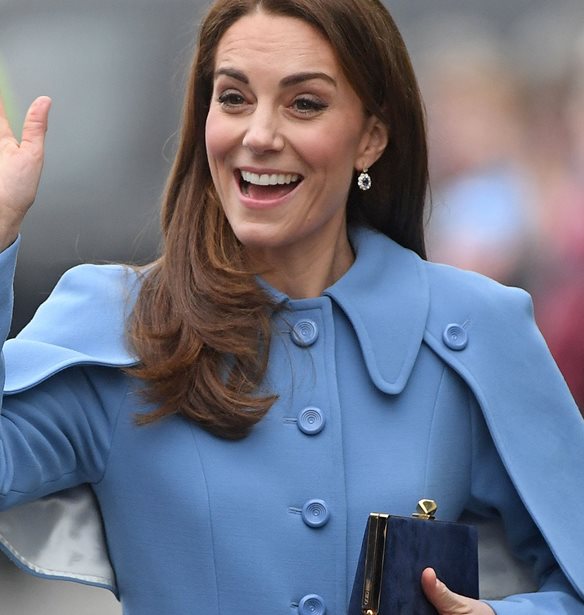 &#x397; Kate Middleton &#x3BC;&#x3BF;&#x3B9;&#x3C1;&#x3AC;&#x3B6;&#x3B5;&#x3C4;&#x3B1;&#x3B9; &#x3C4;&#x3B9;&#x3C2; &#x3C4;&#x3B5;&#x3BB;&#x3B9;&#x3BA;&#x3AD;&#x3C2; &#x3B5;&#x3C0;&#x3B9;&#x3BB;&#x3BF;&#x3B3;&#x3AD;&#x3C2; &#x3C4;&#x3B7;&#x3C2; &#x3C6;&#x3C9;&#x3C4;&#x3BF;&#x3B3;&#x3C1;&#x3B1;&#x3C6;&#x3B9;&#x3BA;&#x3AE;&#x3C2; &#x3AD;&#x3BA;&#x3B8;&#x3B5;&#x3C3;&#x3B7;&#x3C2; &quot;Hold Still&quot;