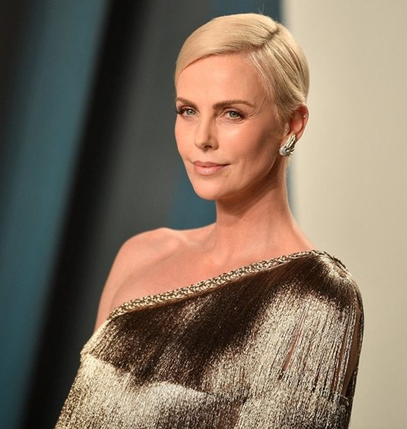 H Charlize Theron &#x3C3;&#x3B5; &#x3BC;&#x3AF;&#x3B1; &#x3C3;&#x3C0;&#x3AC;&#x3BD;&#x3B9;&#x3B1; &#x3B5;&#x3BC;&#x3C6;&#x3AC;&#x3BD;&#x3B9;&#x3C3;&#x3B7; &#x3BC;&#x3B5; &#x3C4;&#x3B9;&#x3C2; &#x3B4;&#x3C5;&#x3BF; &#x3BA;&#x3CC;&#x3C1;&#x3B5;&#x3C2; &#x3C4;&#x3B7;&#x3C2;