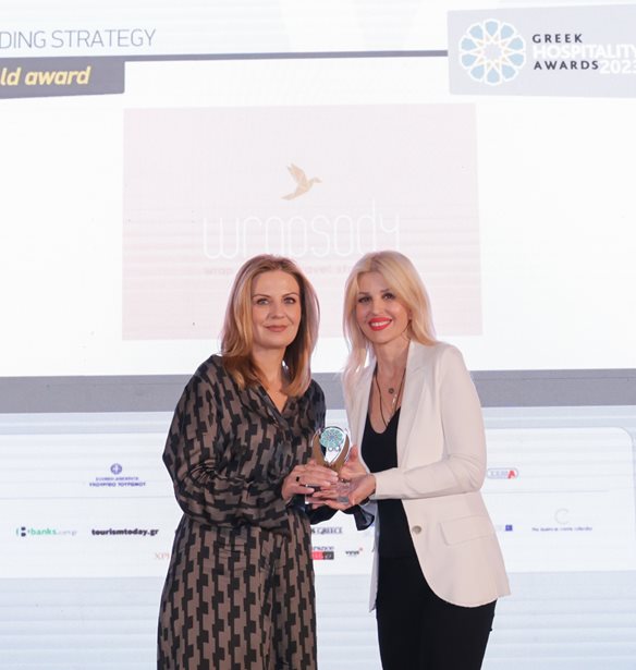 &#x3A7;&#x3C1;&#x3C5;&#x3C3;&#x3AE; &amp; &#x3B1;&#x3C3;&#x3B7;&#x3BC;&#x3AD;&#x3BD;&#x3B9;&#x3B1; &#x3B4;&#x3B9;&#x3AC;&#x3BA;&#x3C1;&#x3B9;&#x3C3;&#x3B7; &#x3B3;&#x3B9;&#x3B1; &#x3C4;&#x3B7;&#x3BD; Wrapsody &#x3C3;&#x3C4;&#x3B1; Greek Hospitality Awards 2023