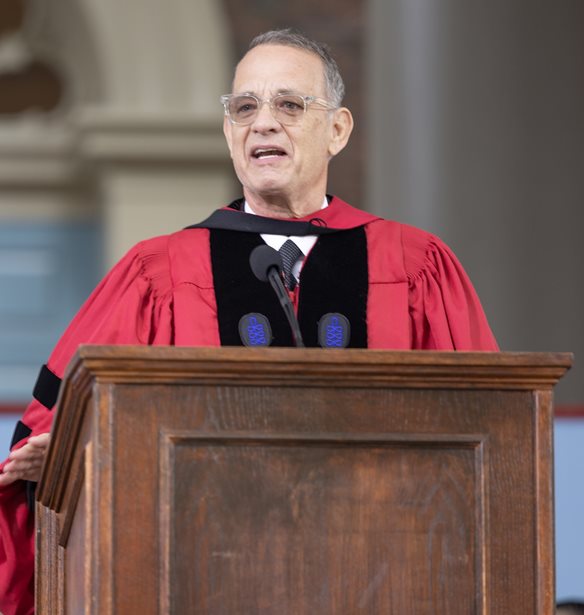 Tom Hanks | &#x3A4;&#x3B9;&#x3BC;&#x3AE;&#x3B8;&#x3B7;&#x3BA;&#x3B5; &#x3BC;&#x3B5; &#x3B5;&#x3B9;&#x3B4;&#x3B9;&#x3BA;&#x3CC; &#x3C0;&#x3C4;&#x3C5;&#x3C7;&#x3AF;&#x3BF; &#x3C4;&#x3BF;&#x3C5; Harvard